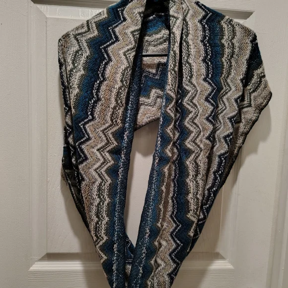 6 Piece Scarf Lot- From Winter Calvin Wrap , Wispy Lane Bryant,To Neckline Sheer - Picture 9 of 13